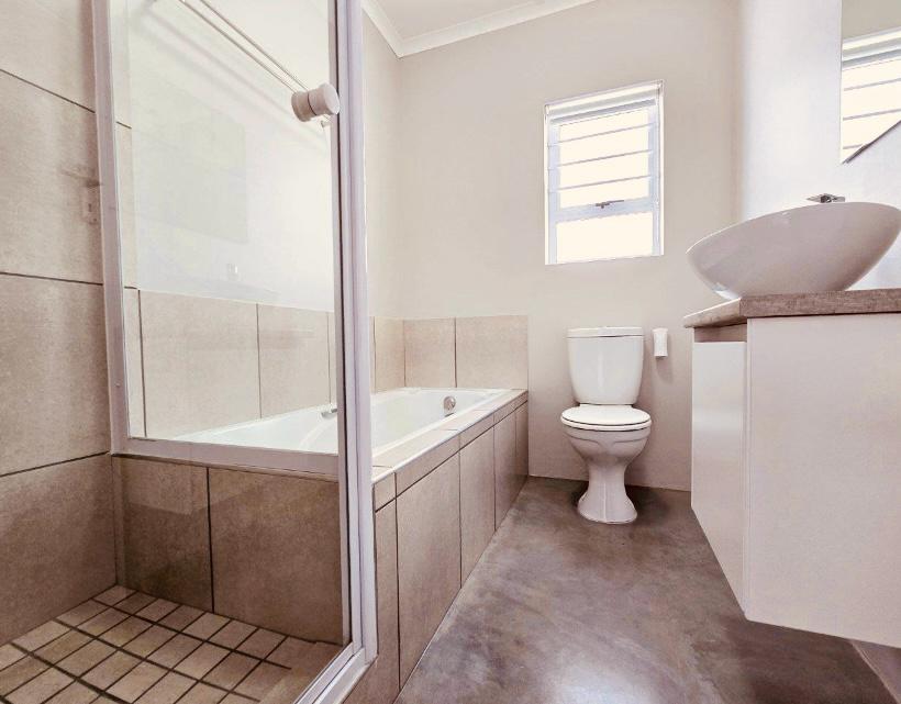 2 Bedroom Property for Sale in Britannia Reef Estate Western Cape